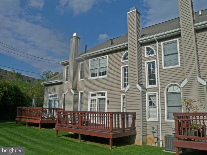 Wyomissing, PA 19610,21 WYOMISSING CT