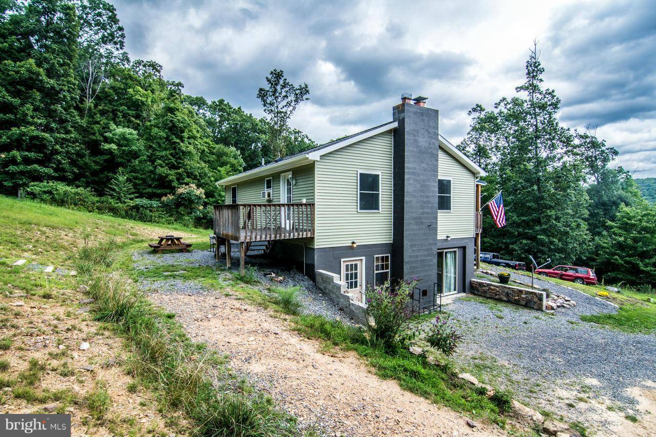 New Creek, WV 26743,34 LUCY HANKS RD