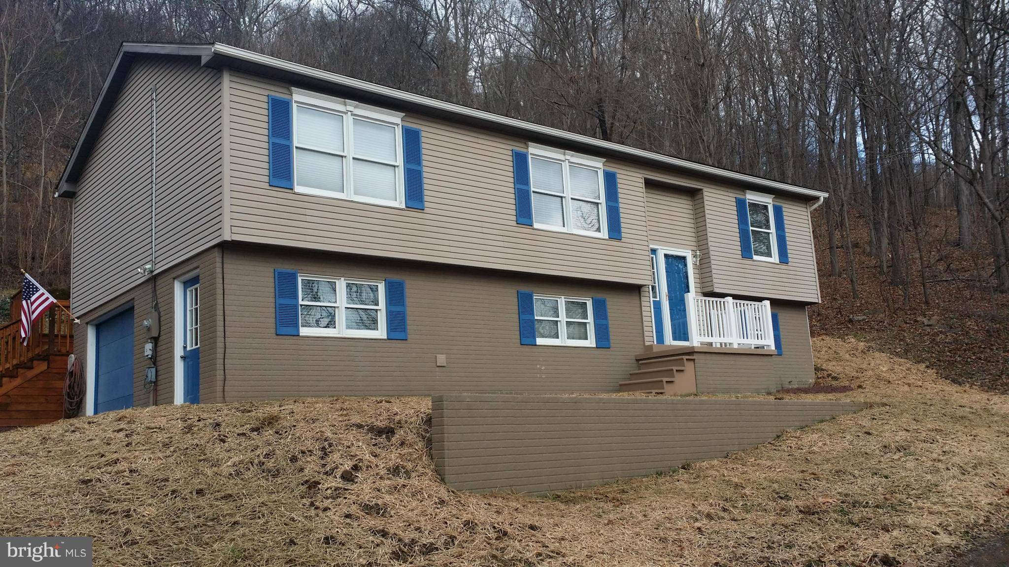 Ridgeley, WV 26753,54 OAK ST