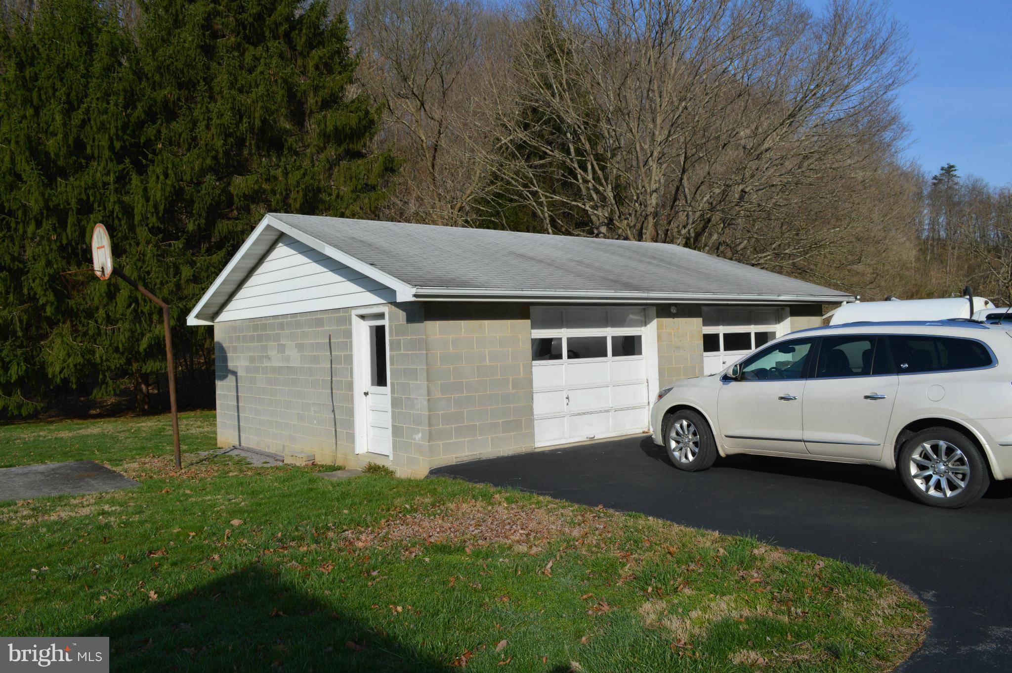 Fort Ashby, WV 26719,284 PAINTER HOLW