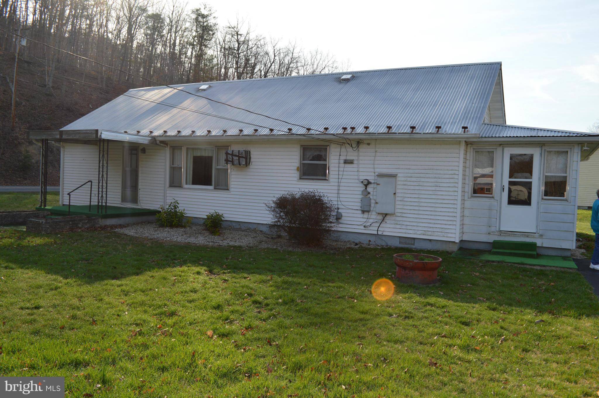 Fort Ashby, WV 26719,284 PAINTER HOLW