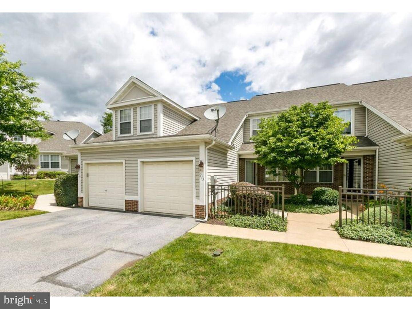 Wyomissing, PA 19610,213 OAK HILL LN