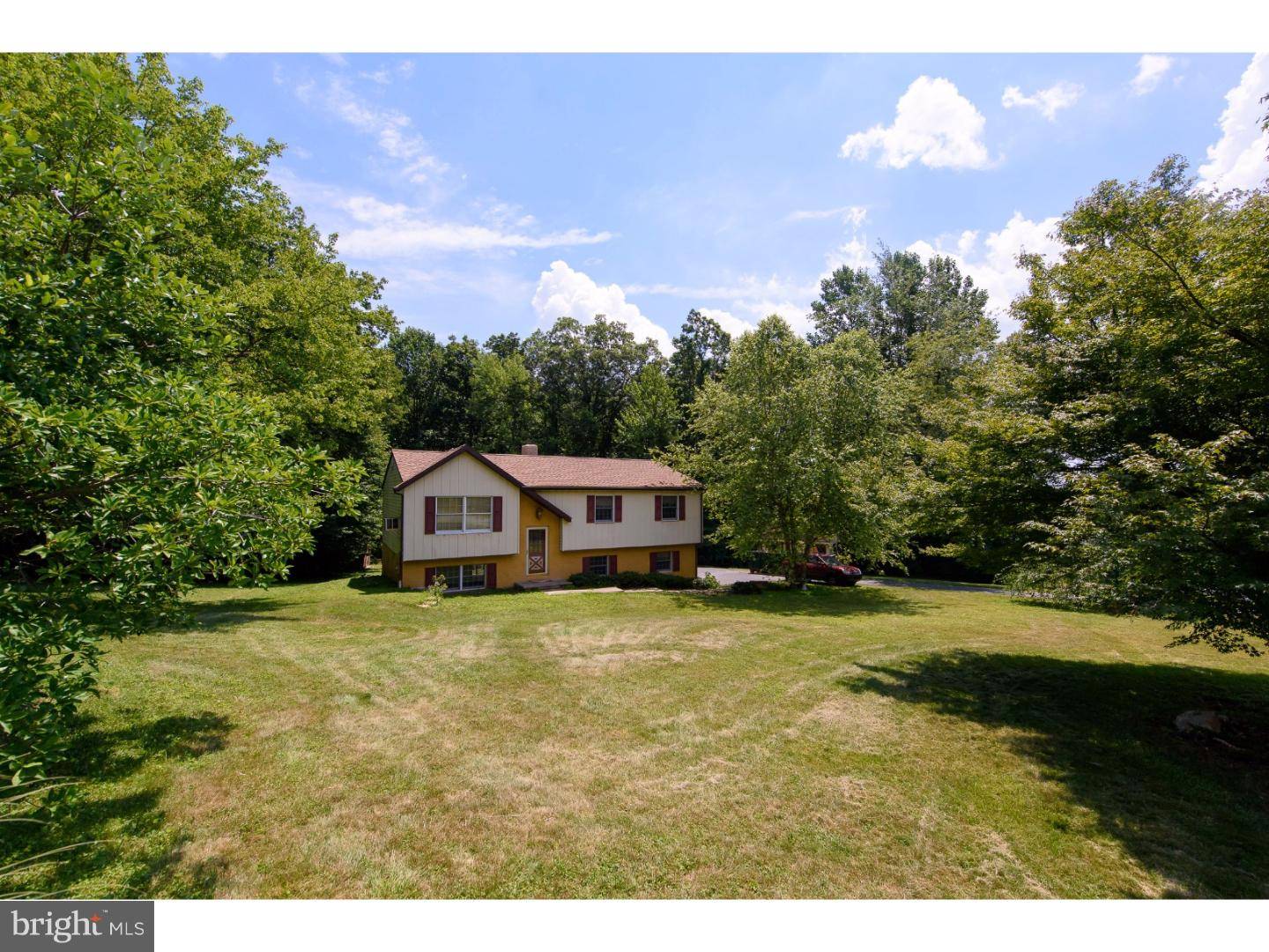 Narvon, PA 17555,935 GLORRY LN