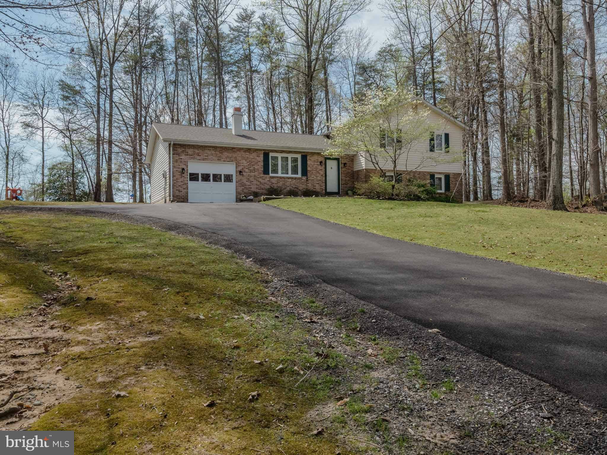 Huntingtown, MD 20639,950 LEESBURG CT