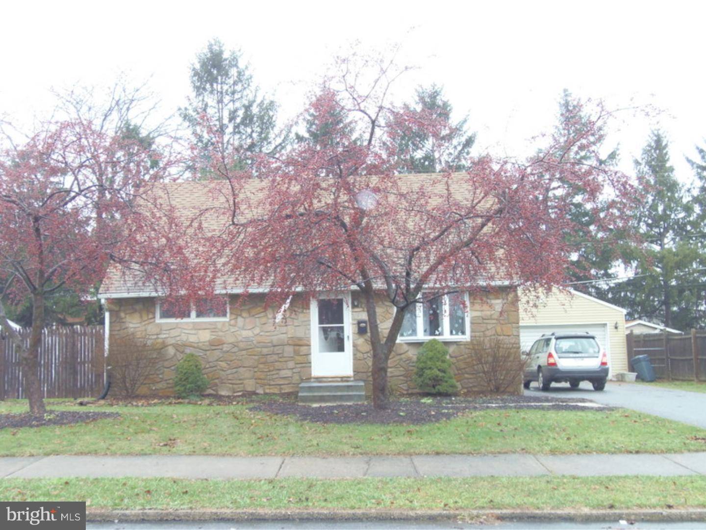 Bethlehem, PA 18018,2327 FLEUR LN