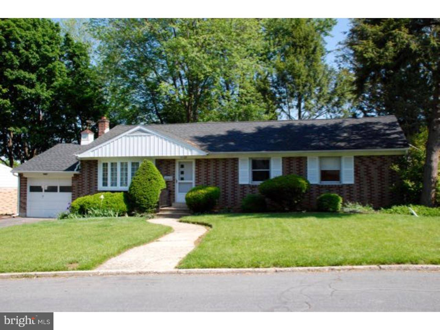 Allentown, PA 18103,1009 DEBBIE LN