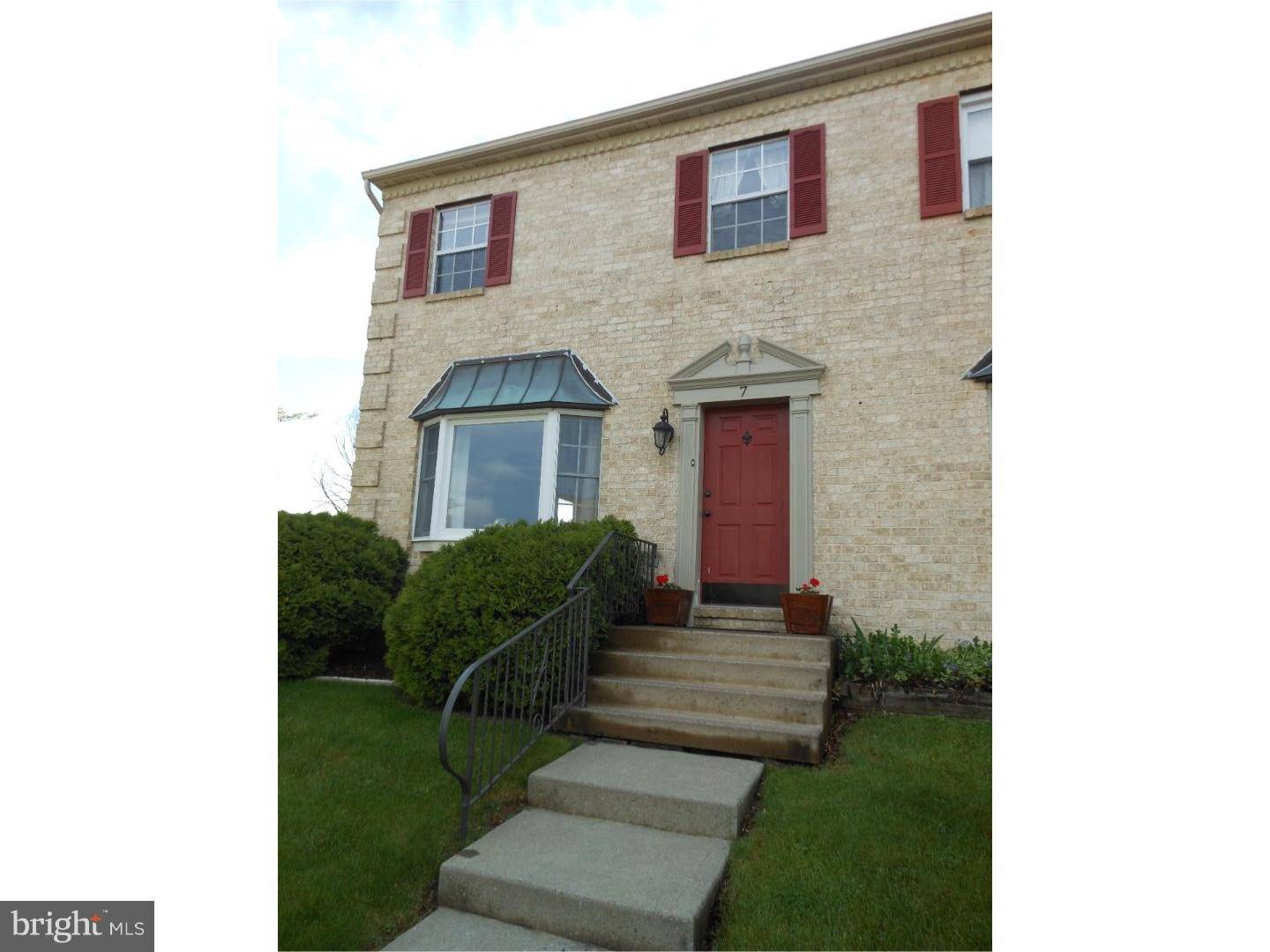 Whitehall, PA 18052,7 LINCOLN PL