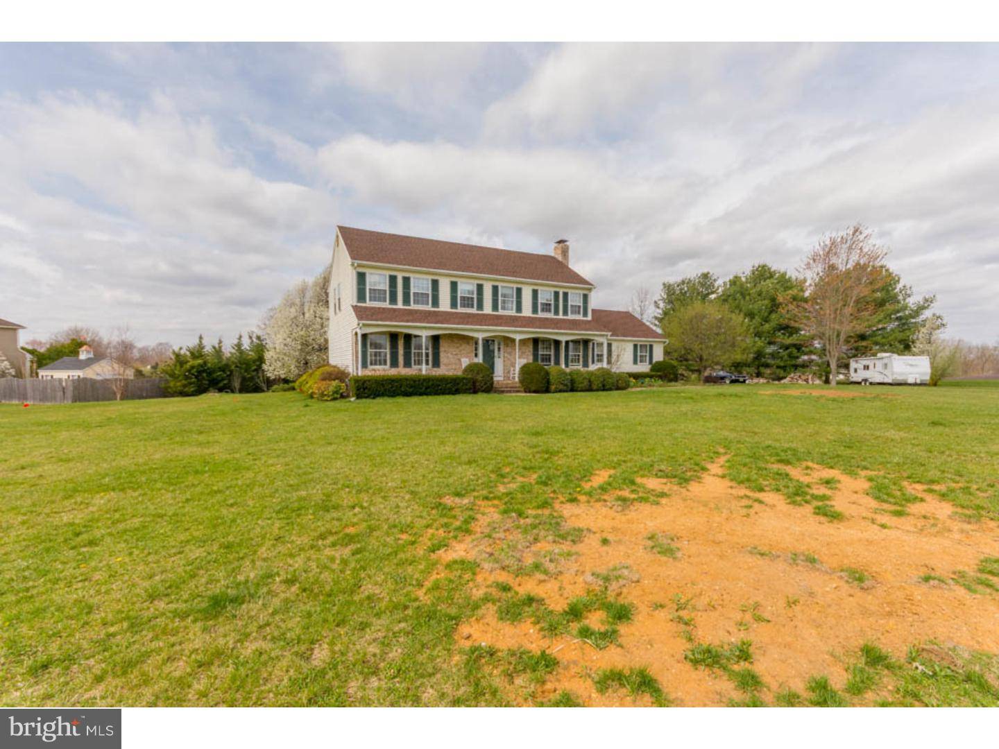 Cream Ridge, NJ 08526,5 MILL POND DR