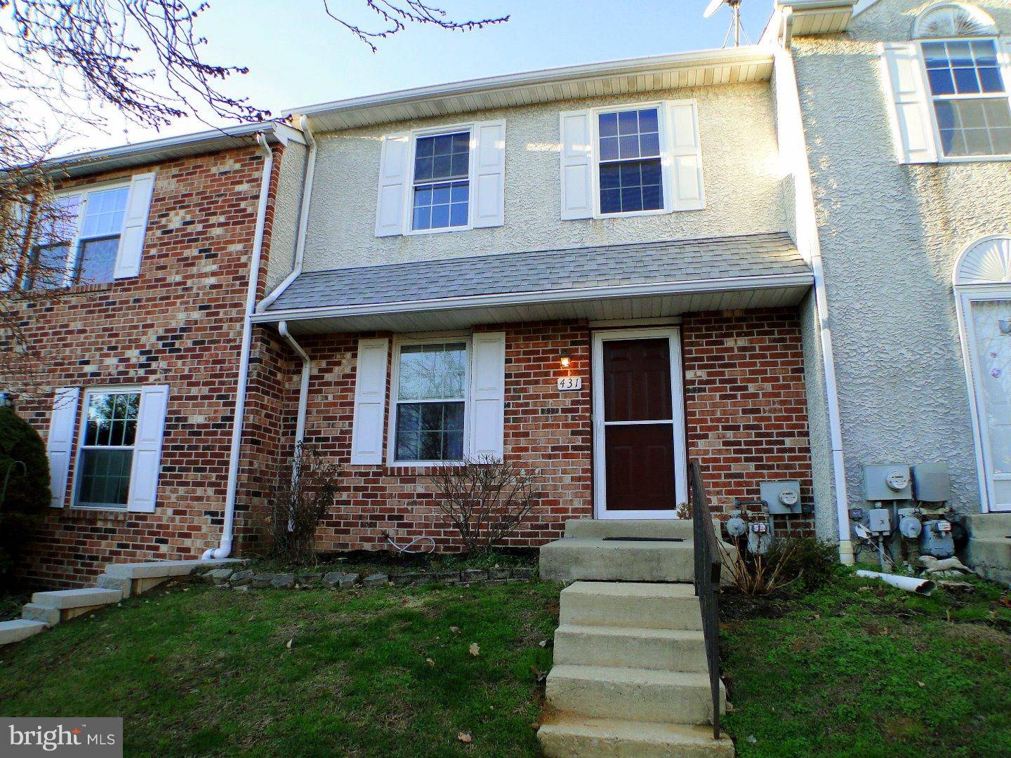 Aston, PA 19014,431 CEDARCREST LN