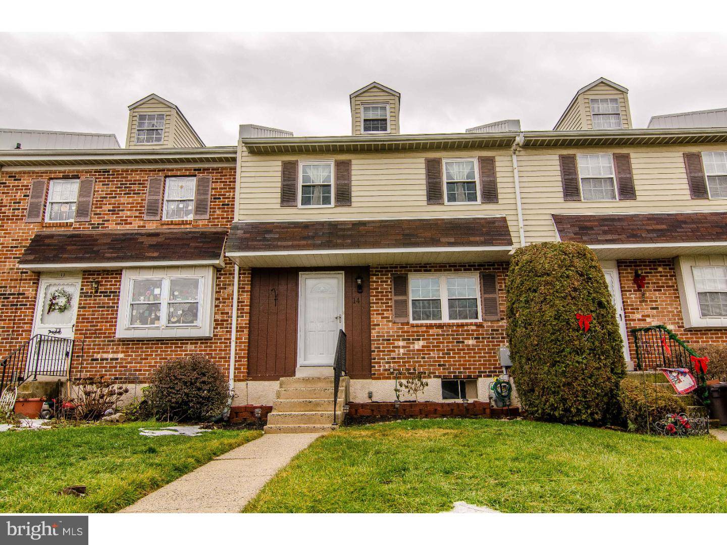 Aston, PA 19014,14 COLONIAL CIR