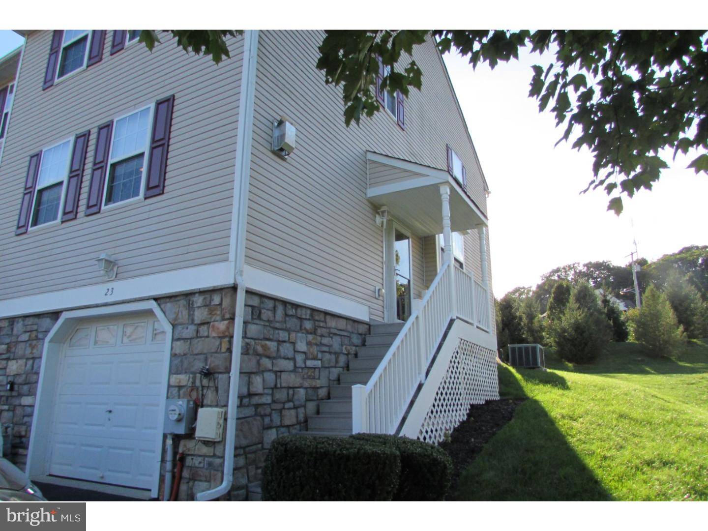 Aston, PA 19014,23 HOAG LN