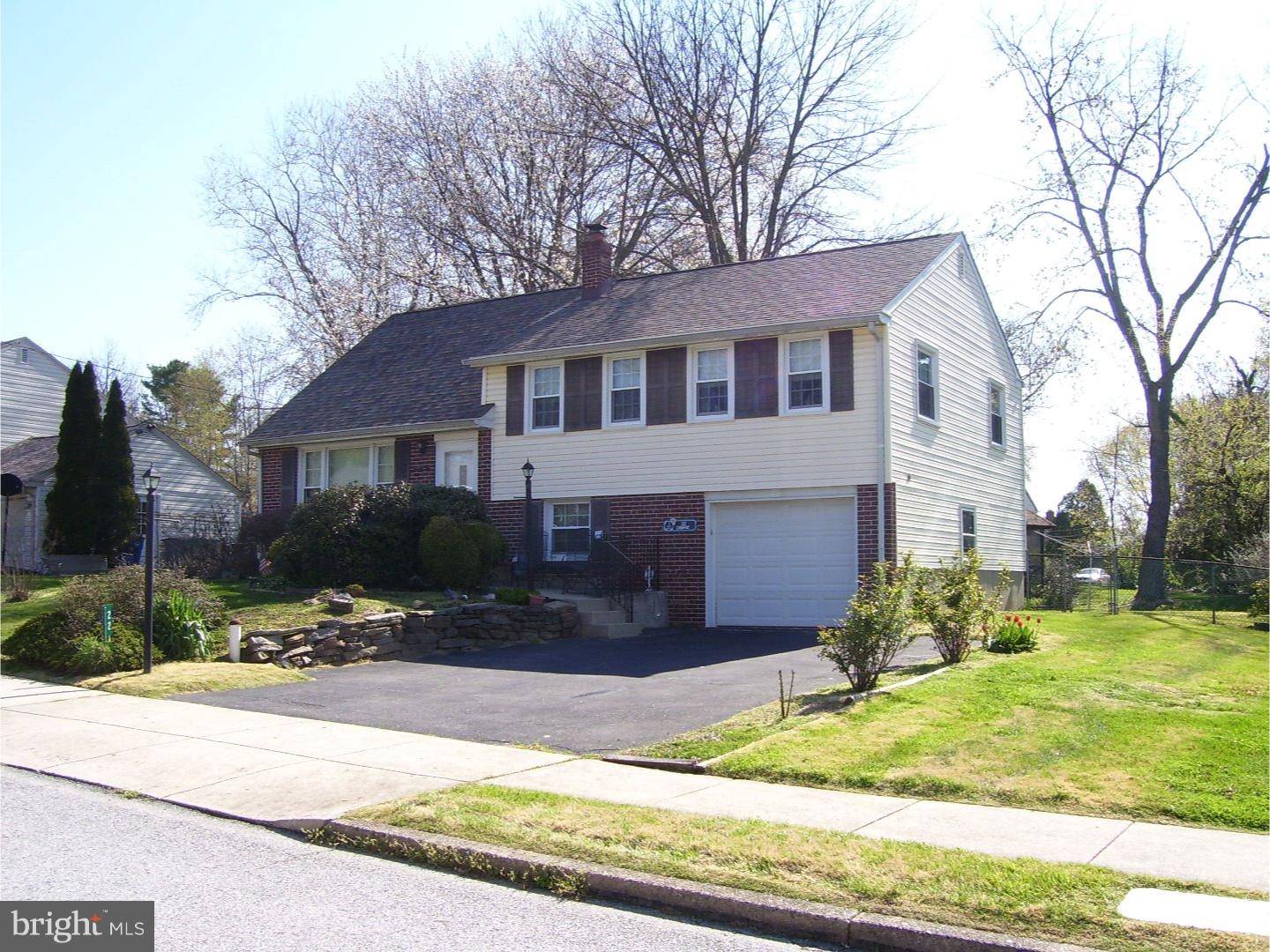 Aston, PA 19014,22 COBBLESTONE LN