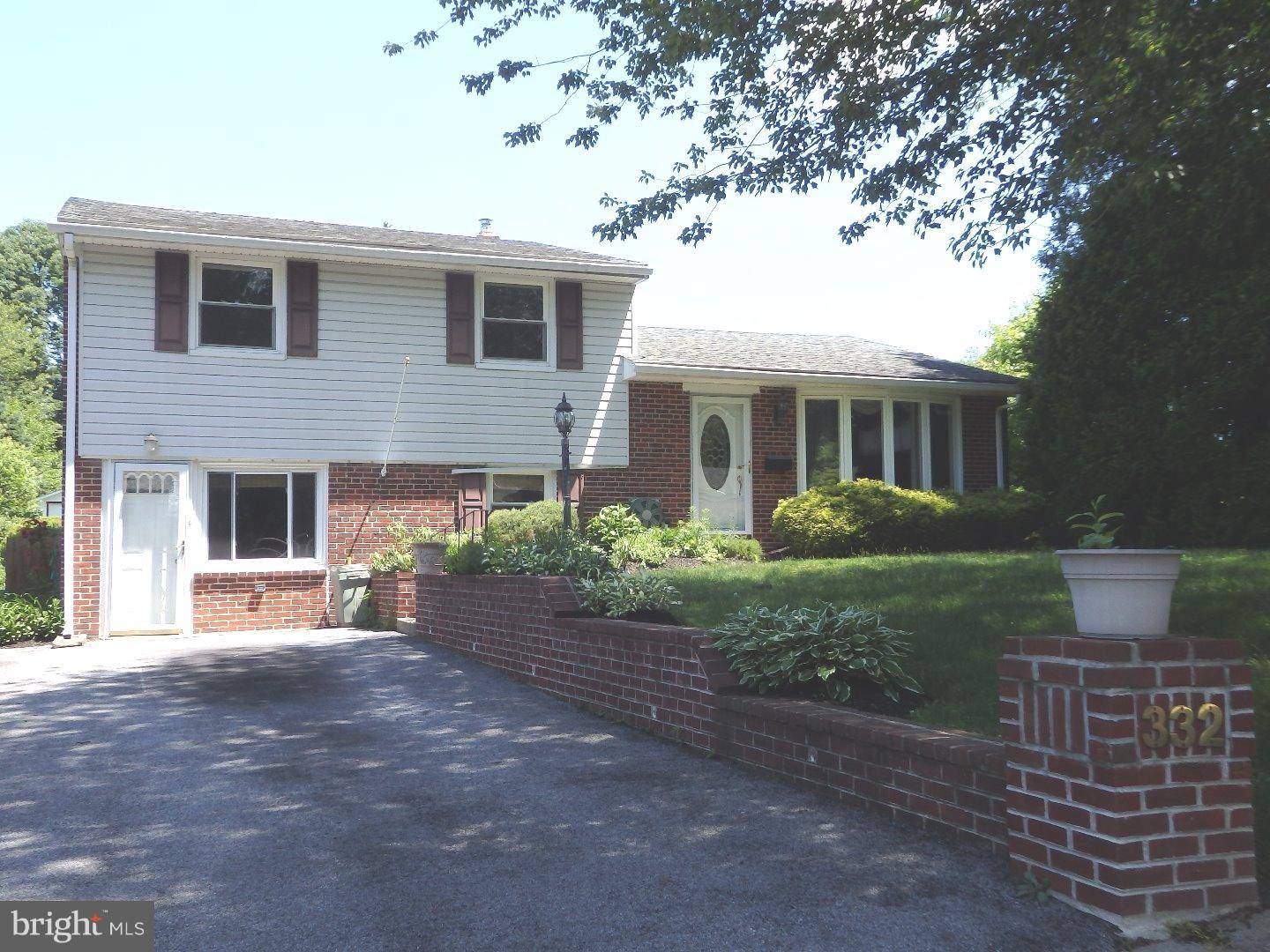 Broomall, PA 19008,332 CANDLEWOOD RD