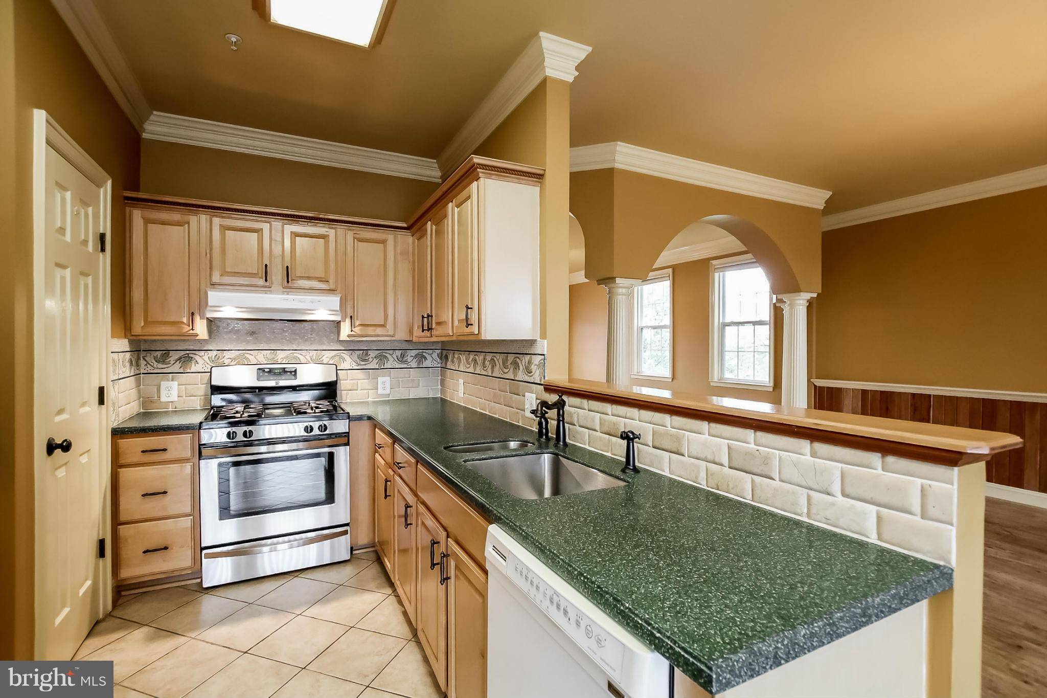 Ellicott City, MD 21043,5720 GOLDFINCH CT