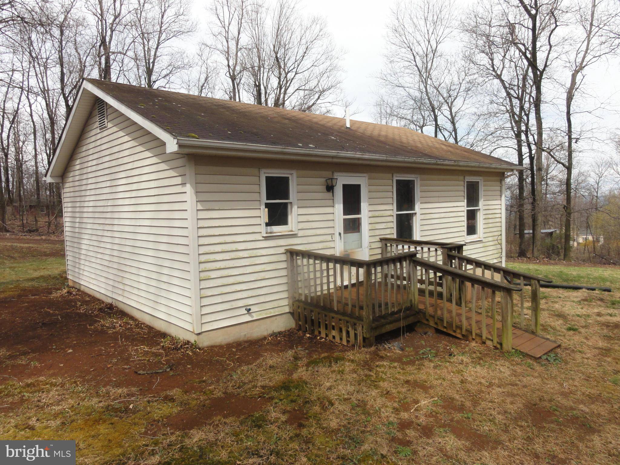 Chester Gap, VA 22623,144 HUNTER AVE