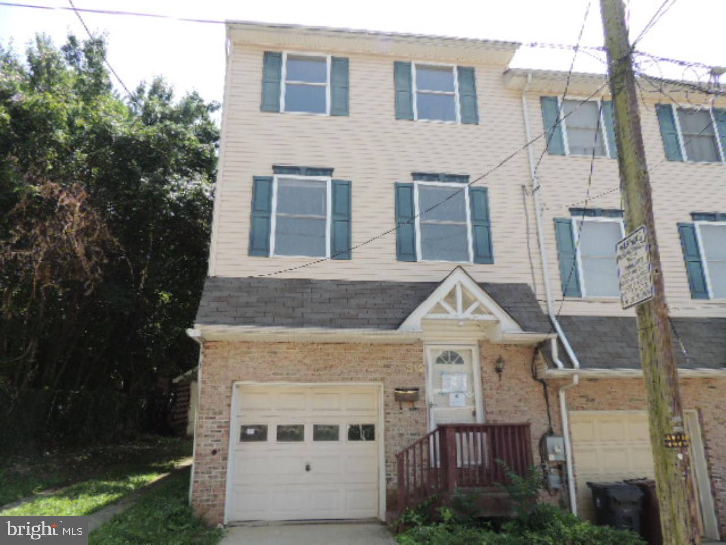 Wilmington, DE 19805,512 DELAMORE PL