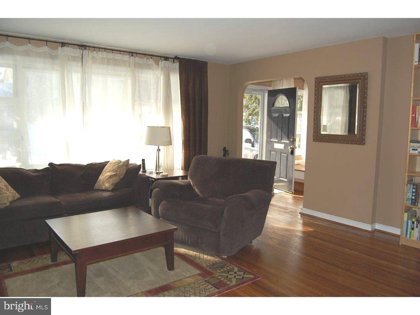 Woodbury, NJ 08096,210 MEADOW LN