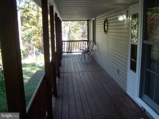 Hedgesville, WV 25427,546 FEATHER BED LN