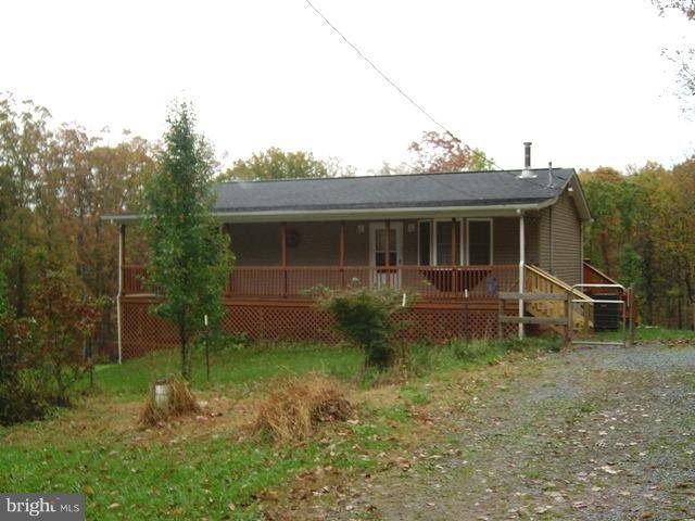 Hedgesville, WV 25427,546 FEATHER BED LN