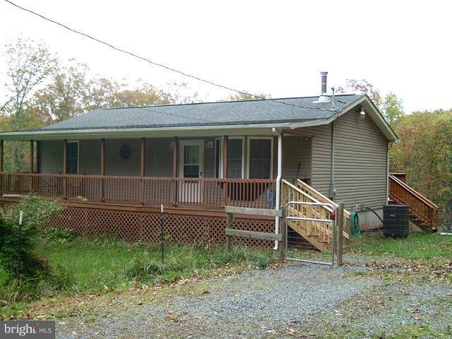 Hedgesville, WV 25427,546 FEATHER BED LN