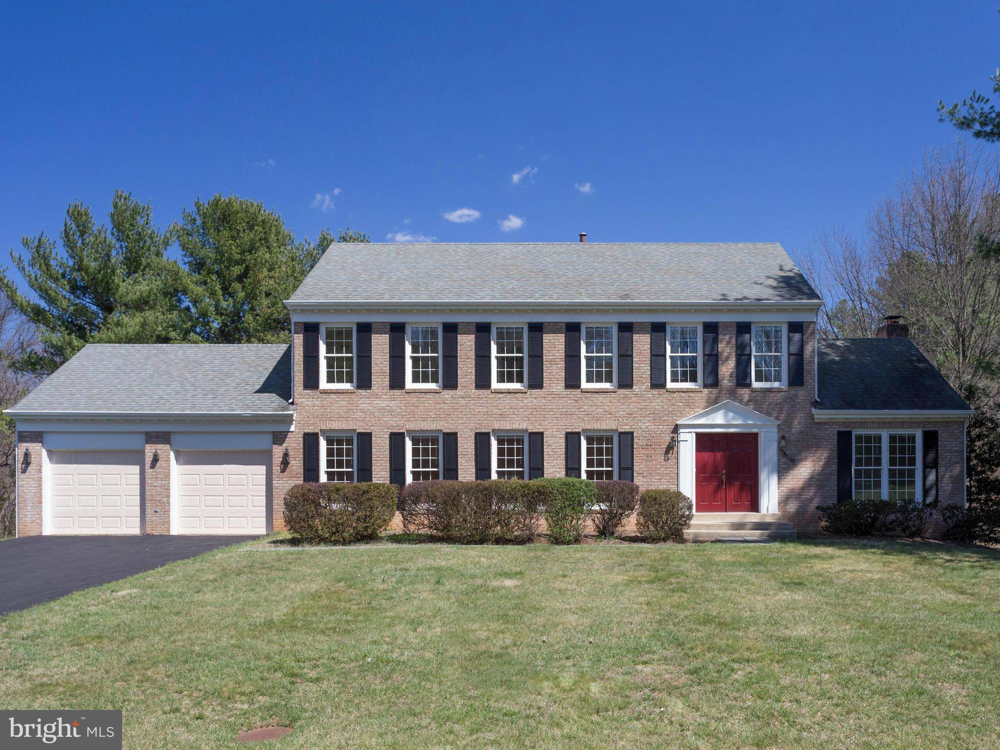 Mclean, VA 22102,8445 HOLLY LEAF DR