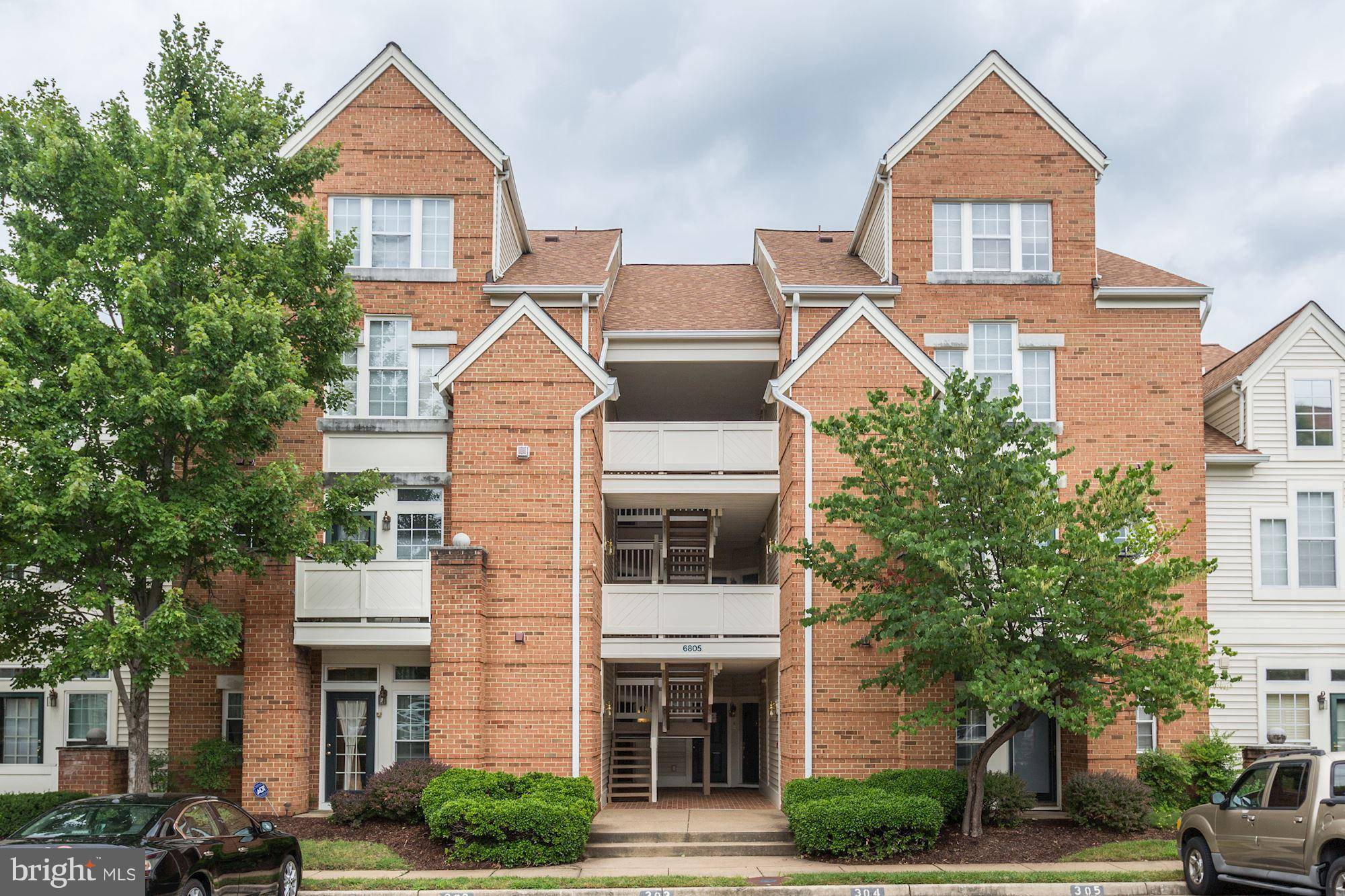 Alexandria, VA 22315,6805 BRINDLE HEATH WAY #274