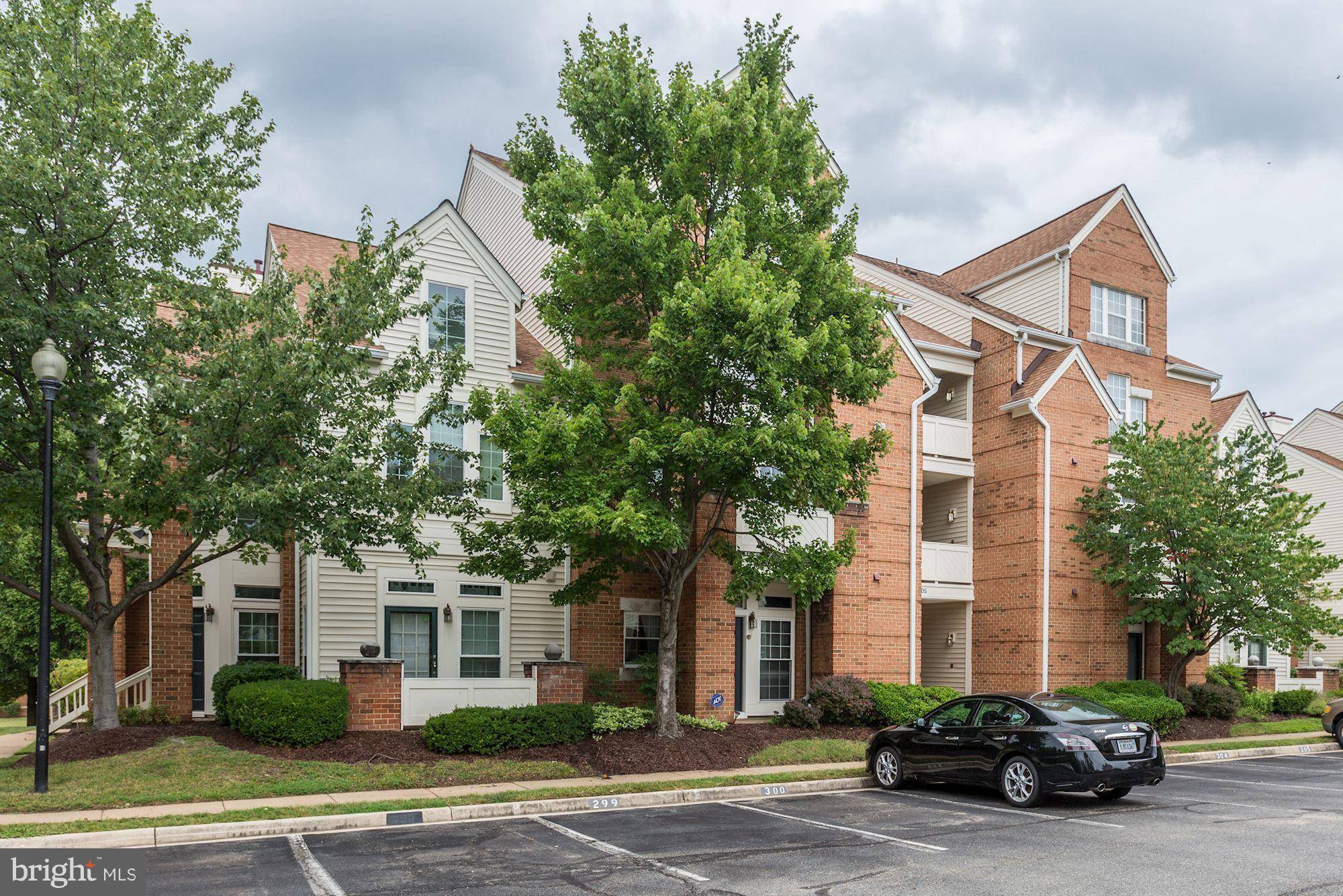 Alexandria, VA 22315,6805 BRINDLE HEATH WAY #274