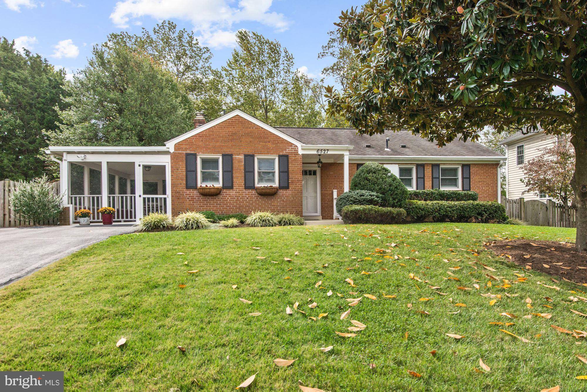 Mclean, VA 22101,6527 FAIRLAWN DR