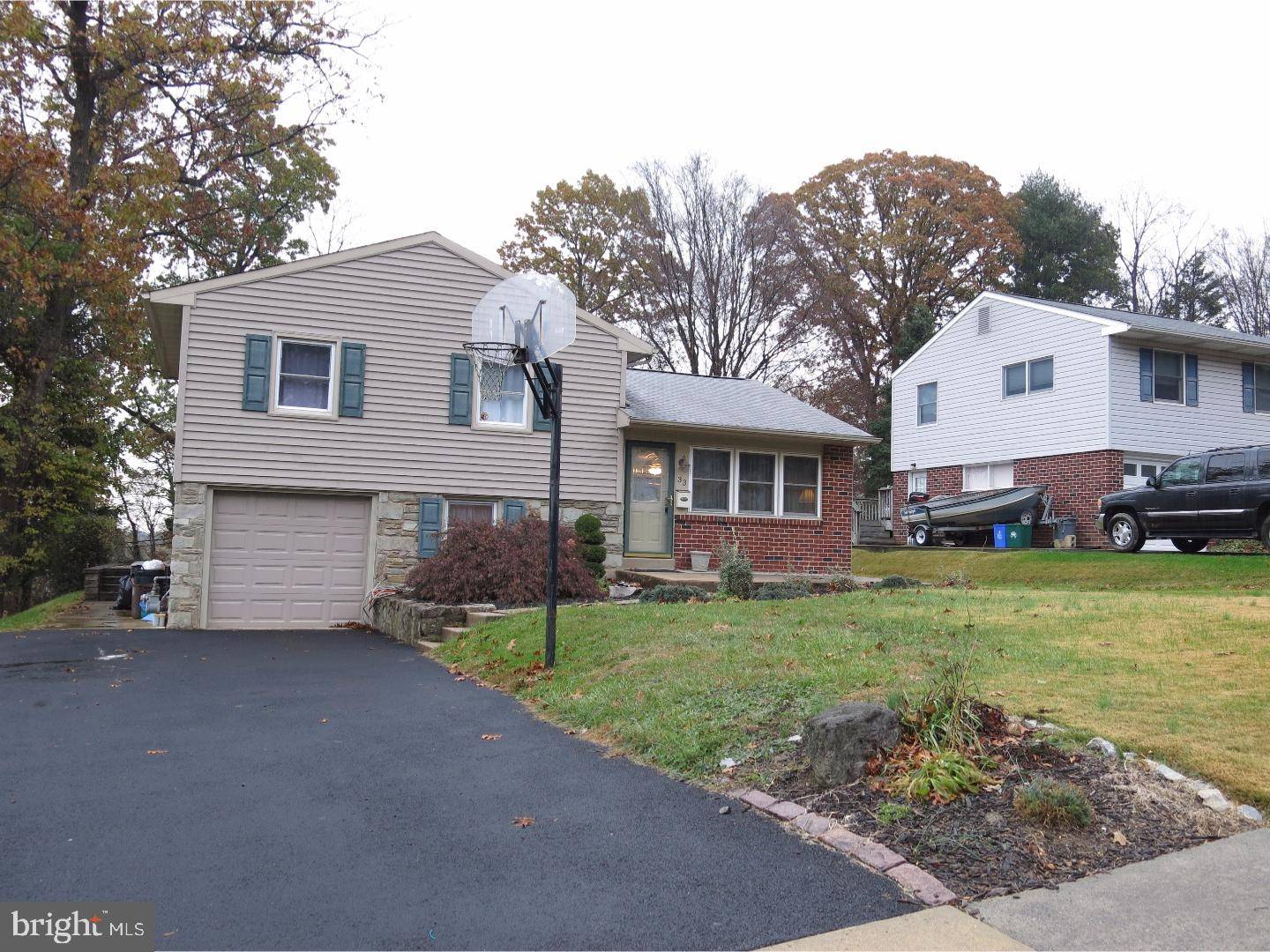 Willow Grove, PA 19090,33 RUSSELL RD