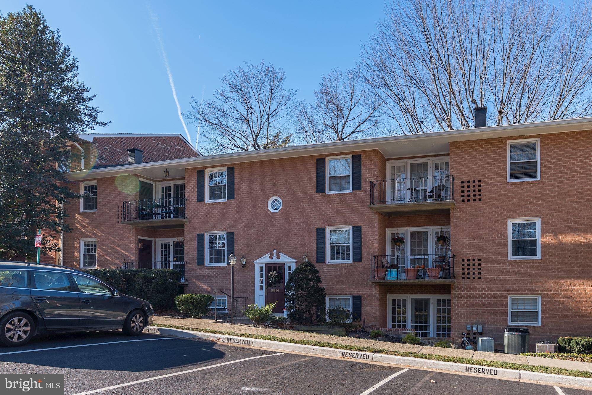 Fairfax, VA 22031,3814 LYNDHURST DR #202