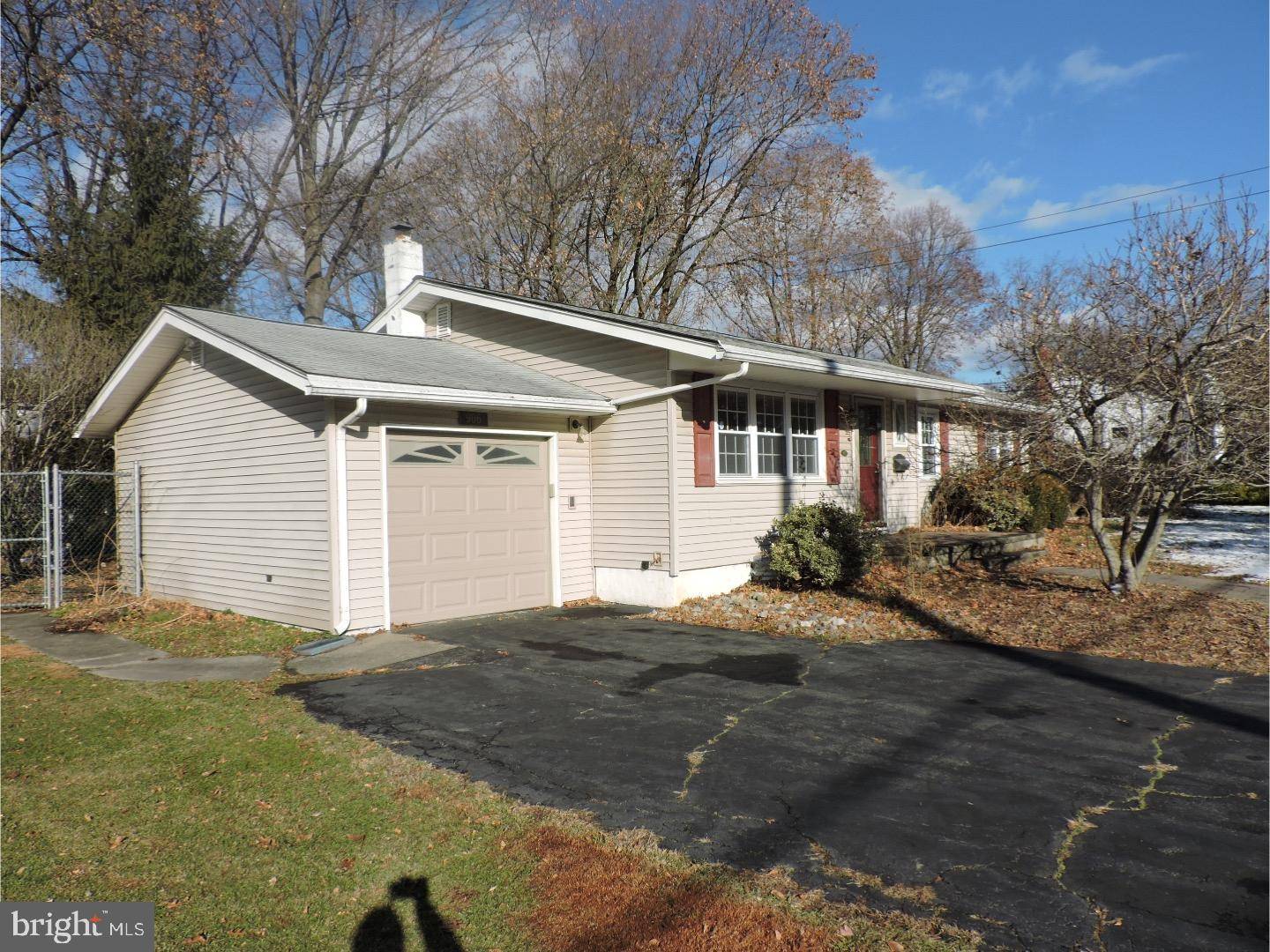 Yardley, PA 19067,906 BIG OAK RD