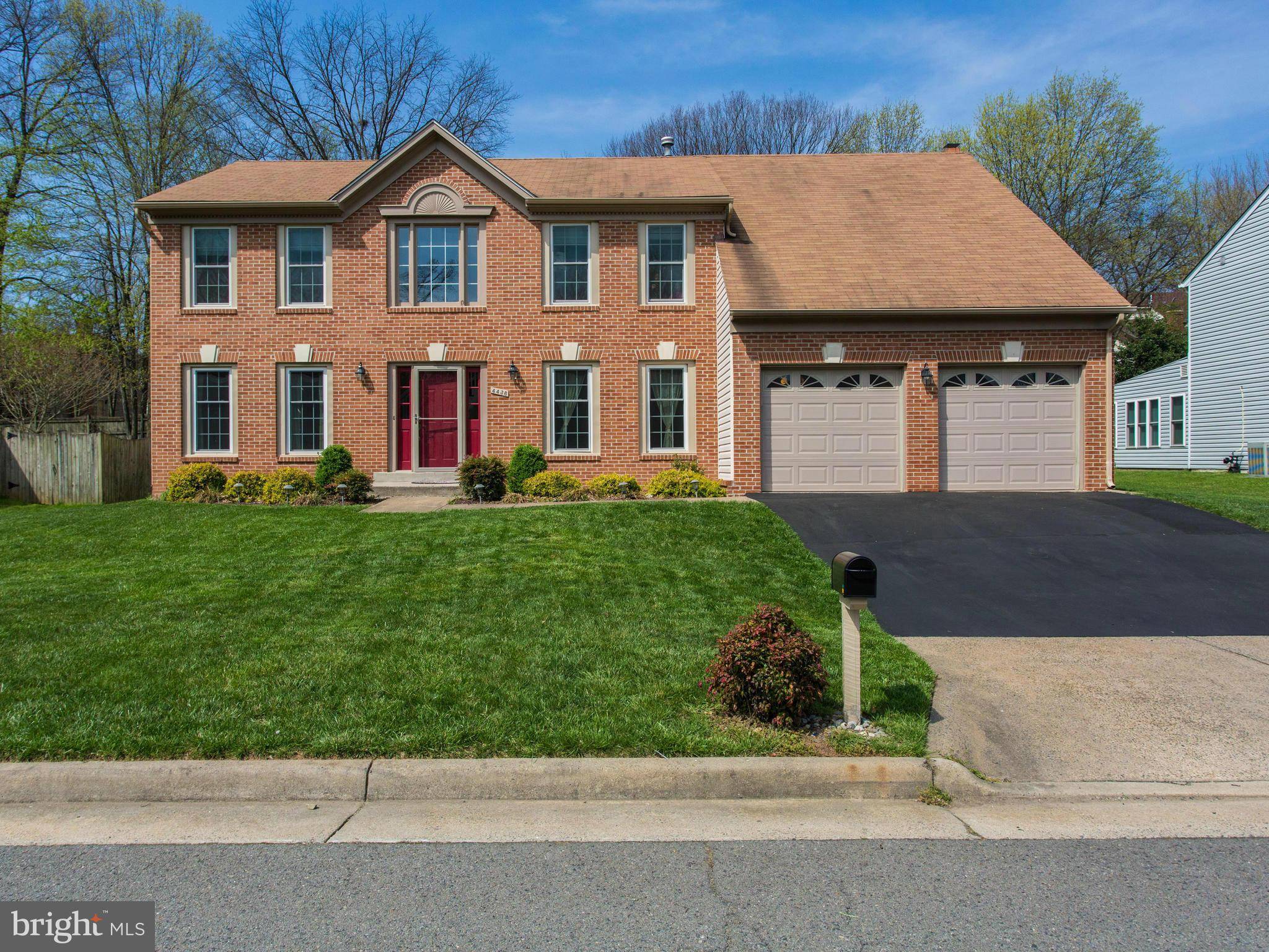 Chantilly, VA 20151,4438 WOODS EDGE CT