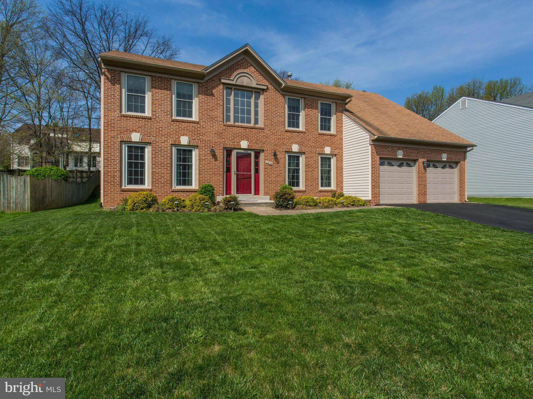 Chantilly, VA 20151,4438 WOODS EDGE CT