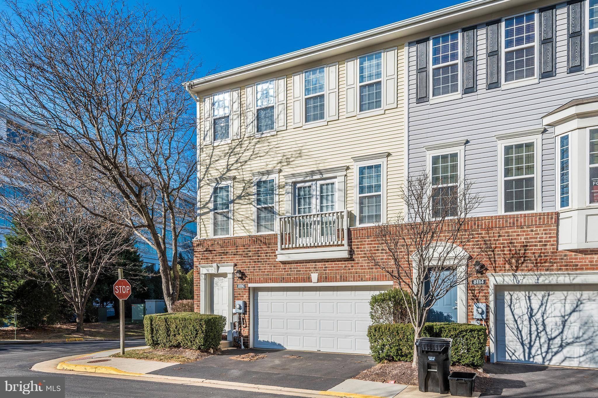 Falls Church, VA 22042,8116 ANNA CT #16