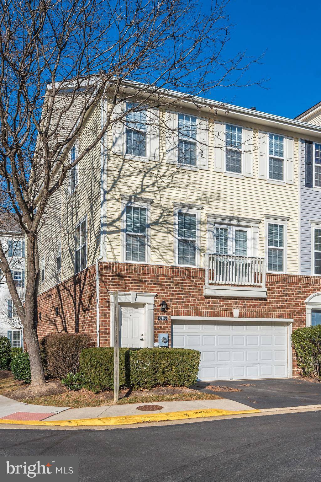 Falls Church, VA 22042,8116 ANNA CT #16