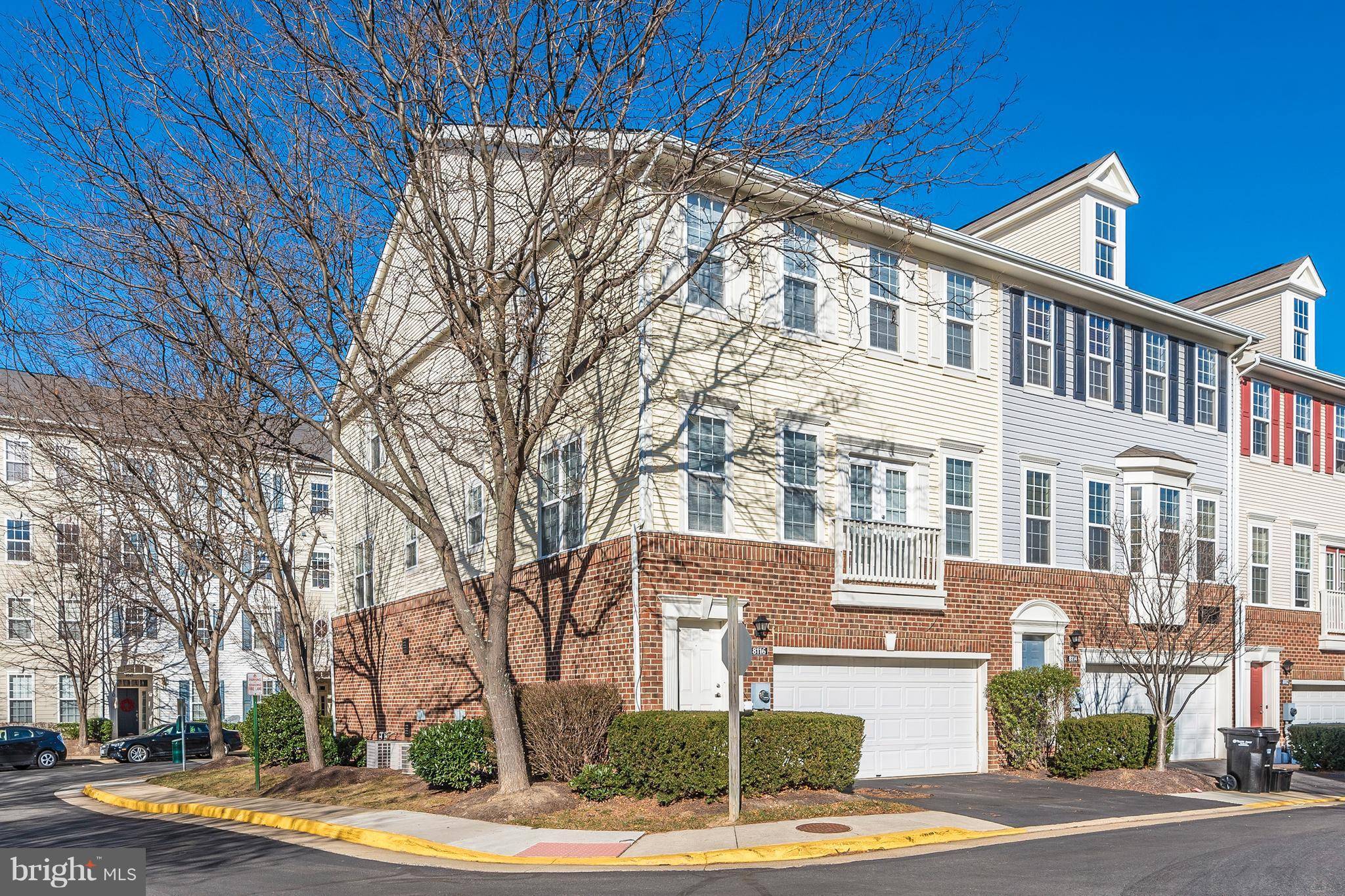 Falls Church, VA 22042,8116 ANNA CT #16