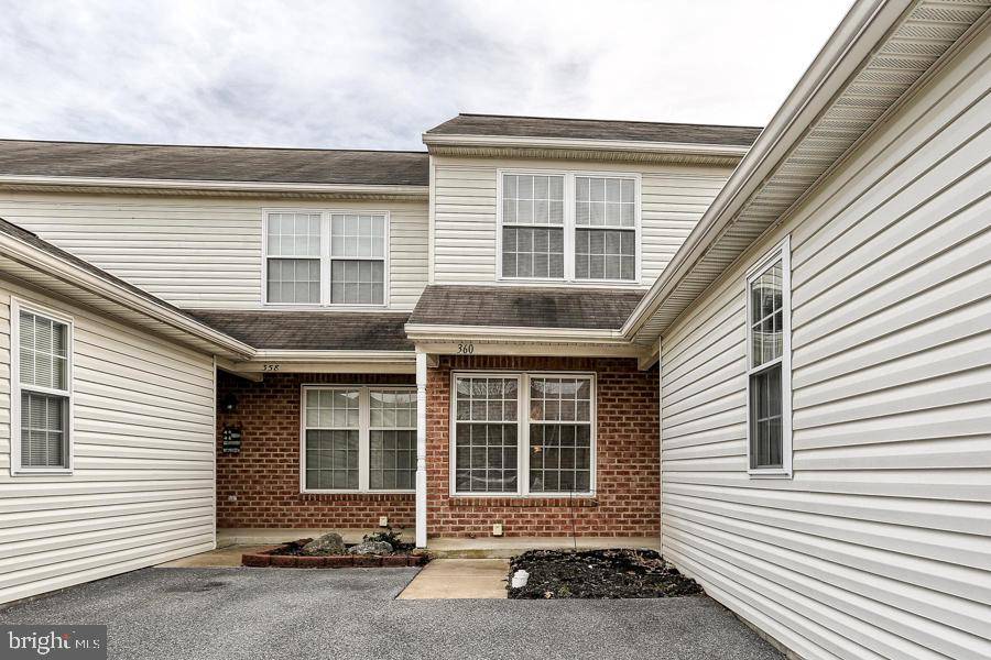 Mount Joy, PA 17552,360 DEERFIELD DR