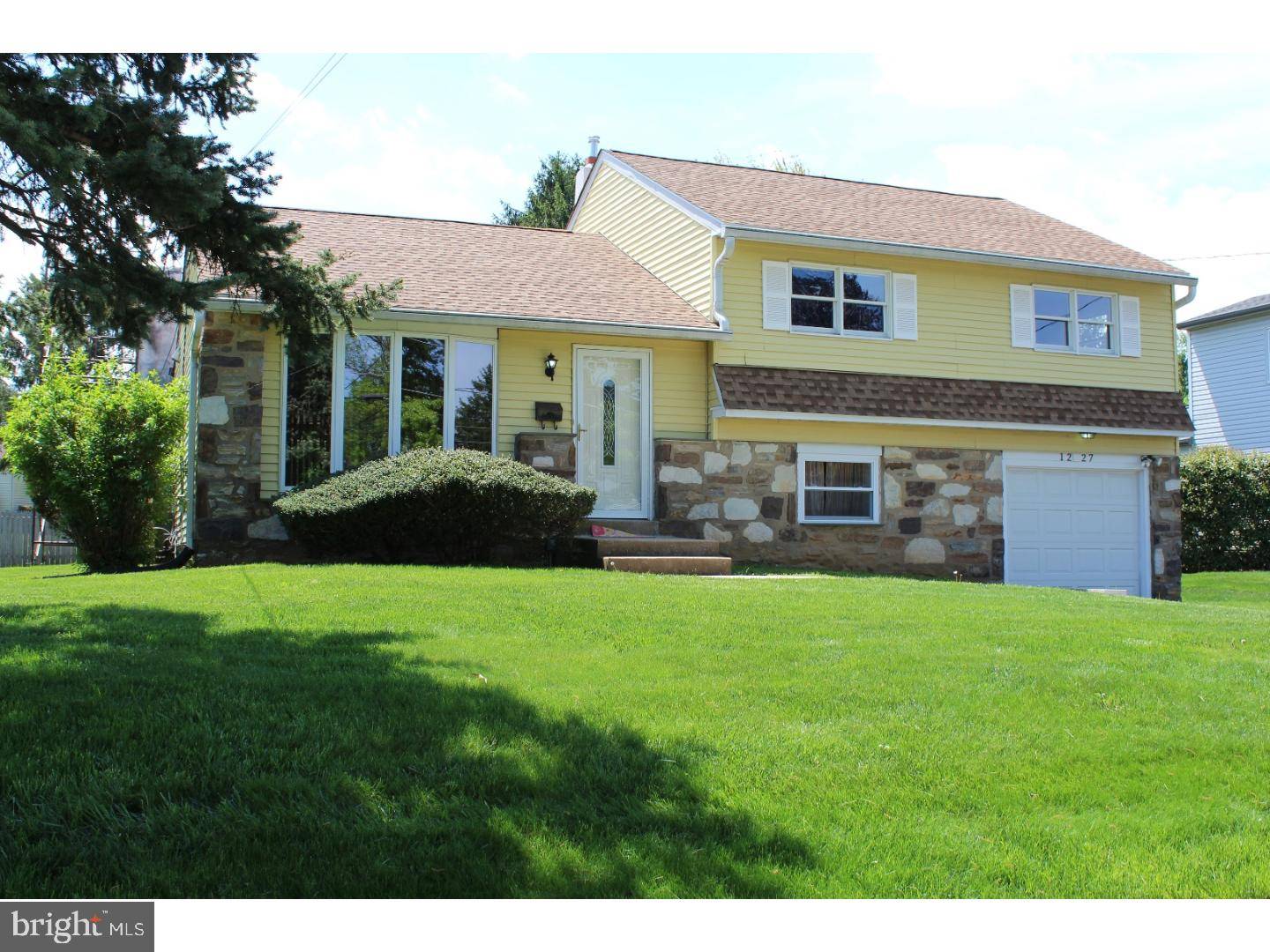 Warminster, PA 18974,1227 DAHLIA RD