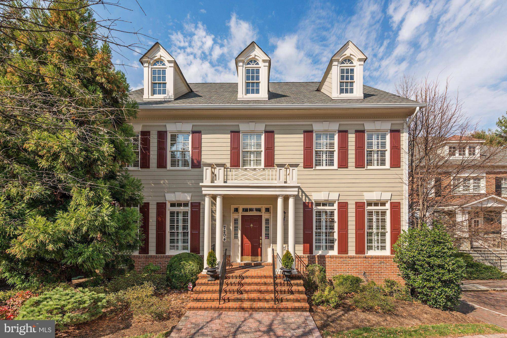 Mclean, VA 22101,7204 FARM MEADOW CT