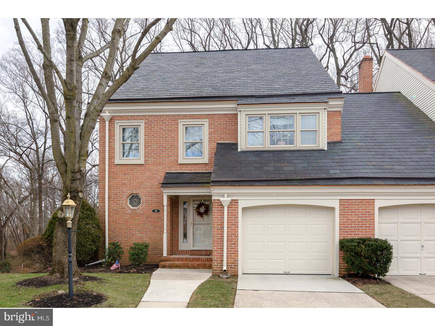 Moorestown, NJ 08057,131 FOXWOOD DR