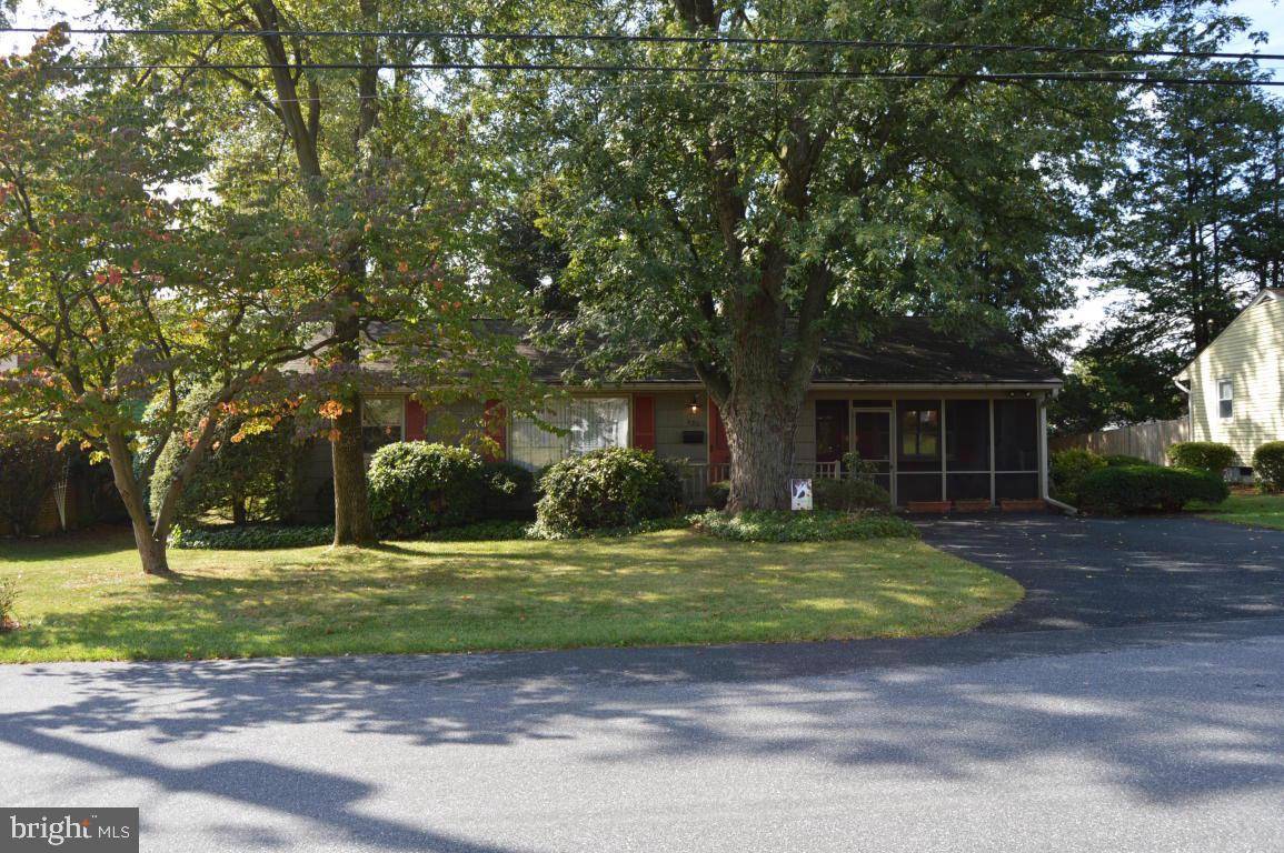 Lancaster, PA 17603,420 REDWOOD DR