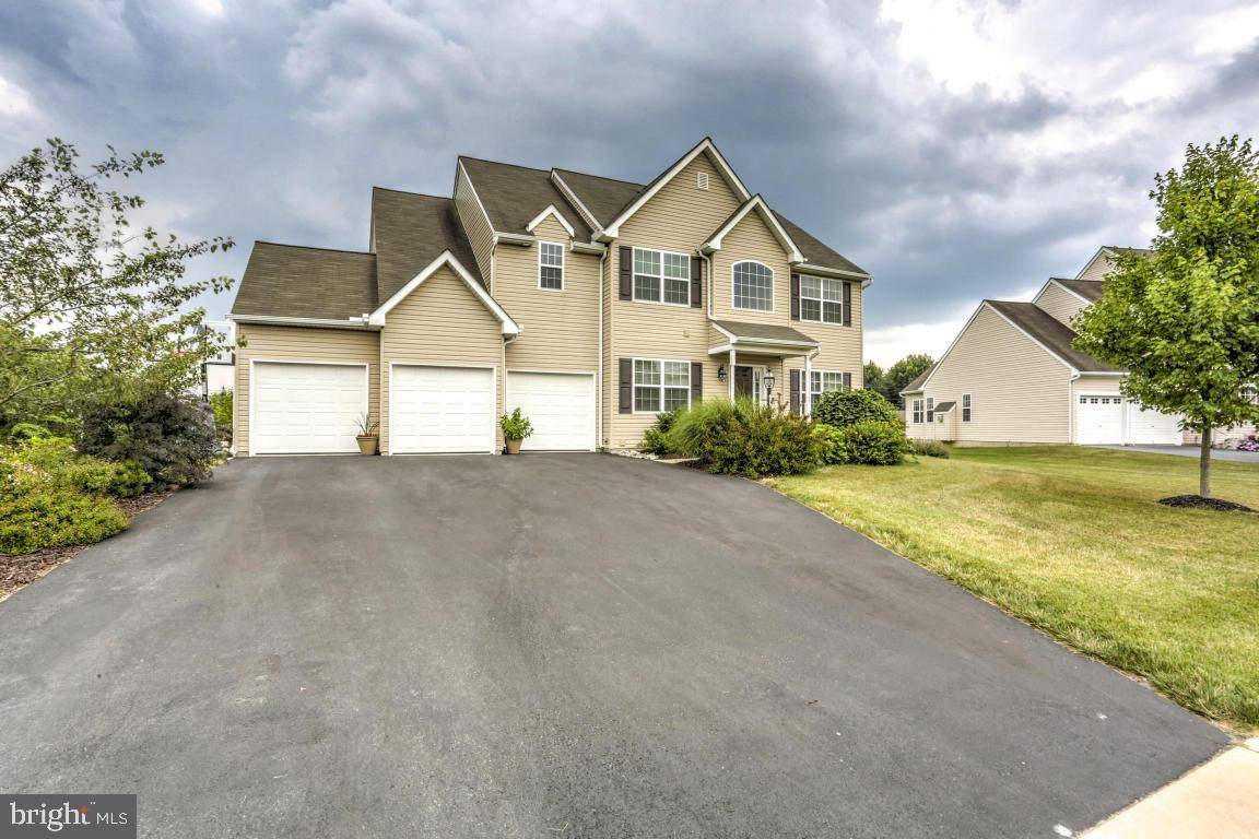 Leola, PA 17540,300 WILLOW DELL LN