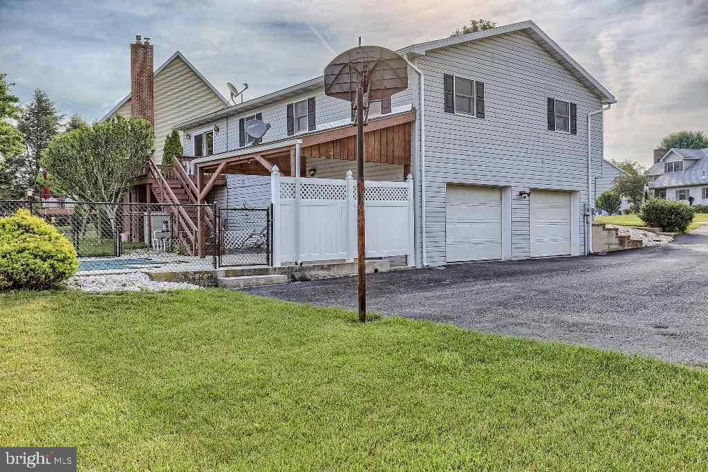 Shippensburg, PA 17257,209 HICKORY LN