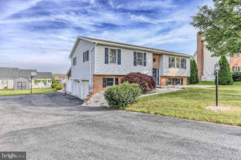 Shippensburg, PA 17257,209 HICKORY LN