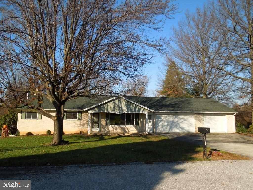 Jacobus, PA 17407,1 GREENBRIAR DR