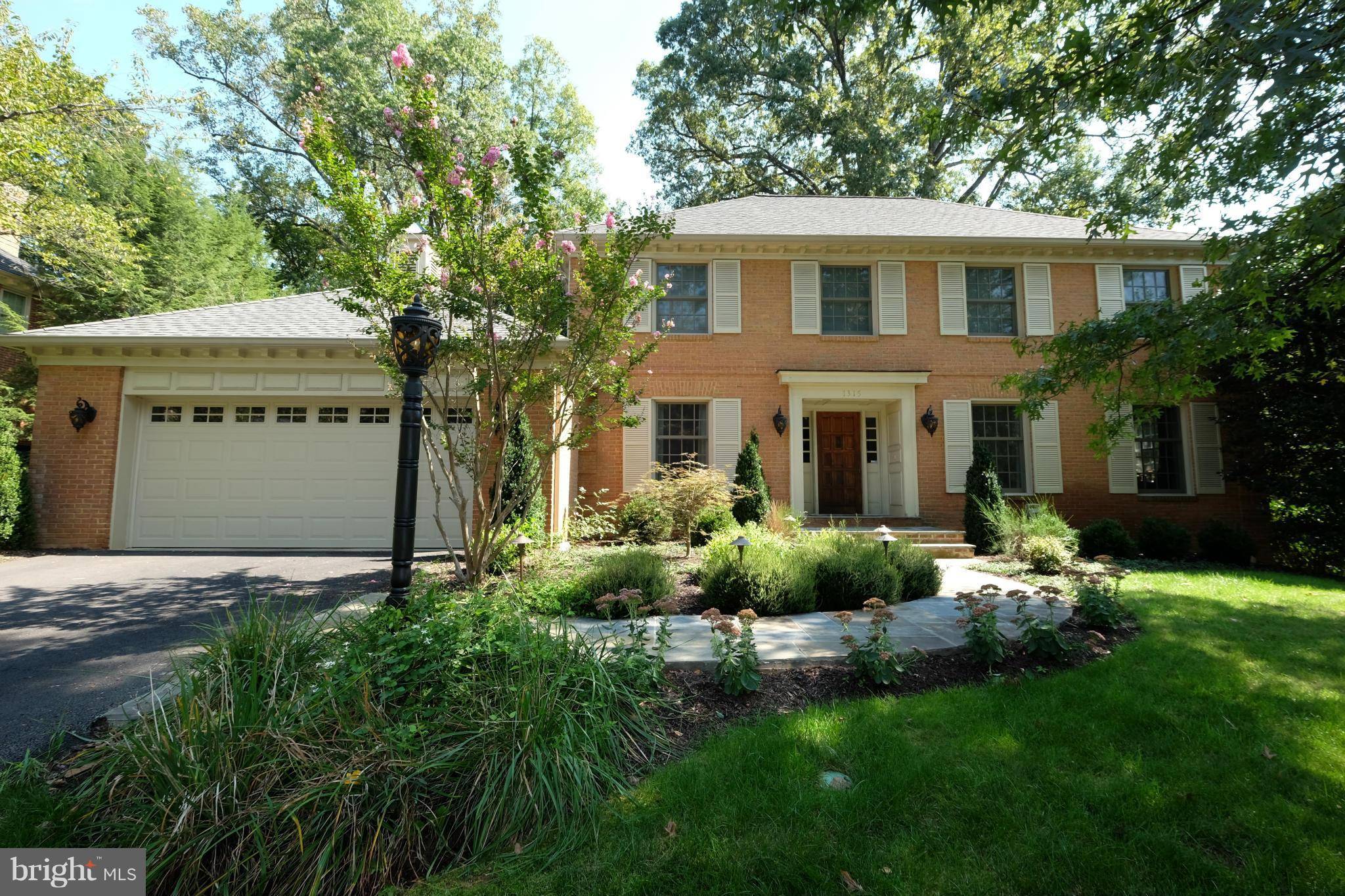 Mclean, VA 22102,1315 TIMBERLY LN