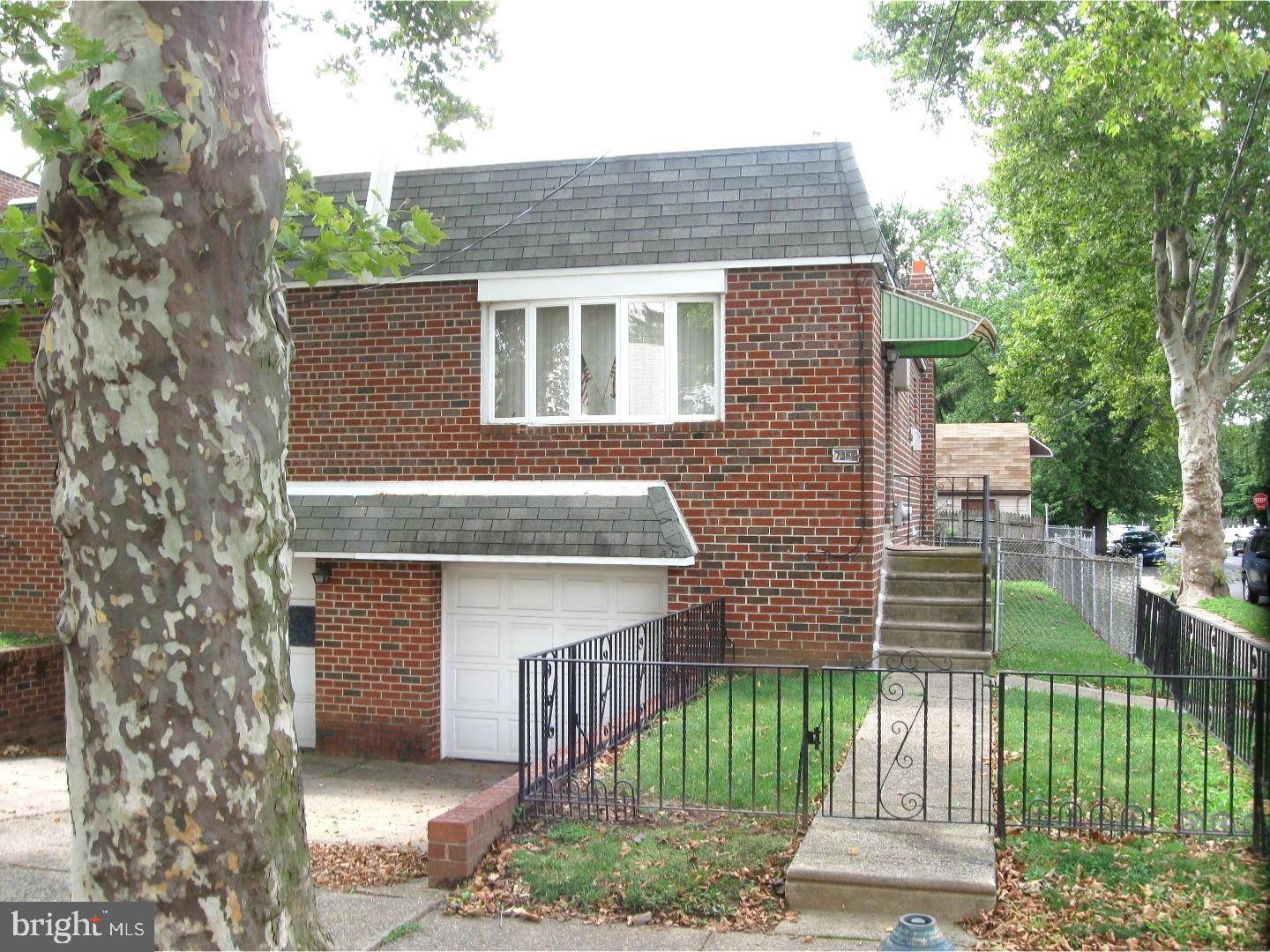 Philadelphia, PA 19111,7352 MONTOUR ST