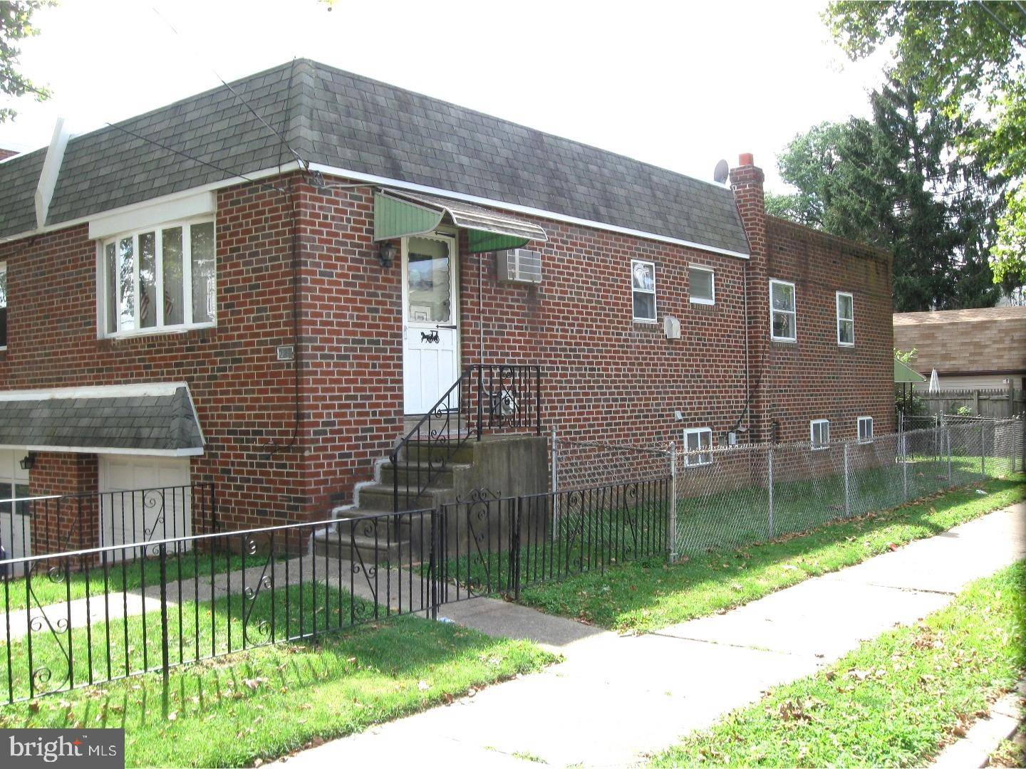 Philadelphia, PA 19111,7352 MONTOUR ST