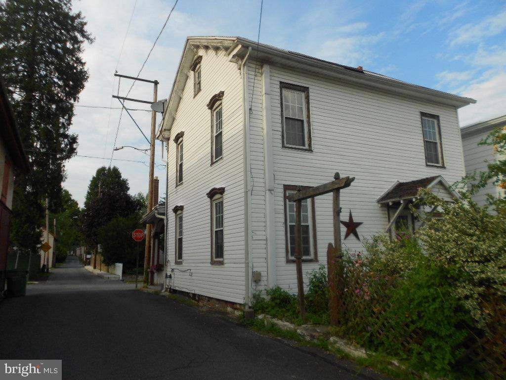 Pine Grove, PA 17963,10 MAPLE ST