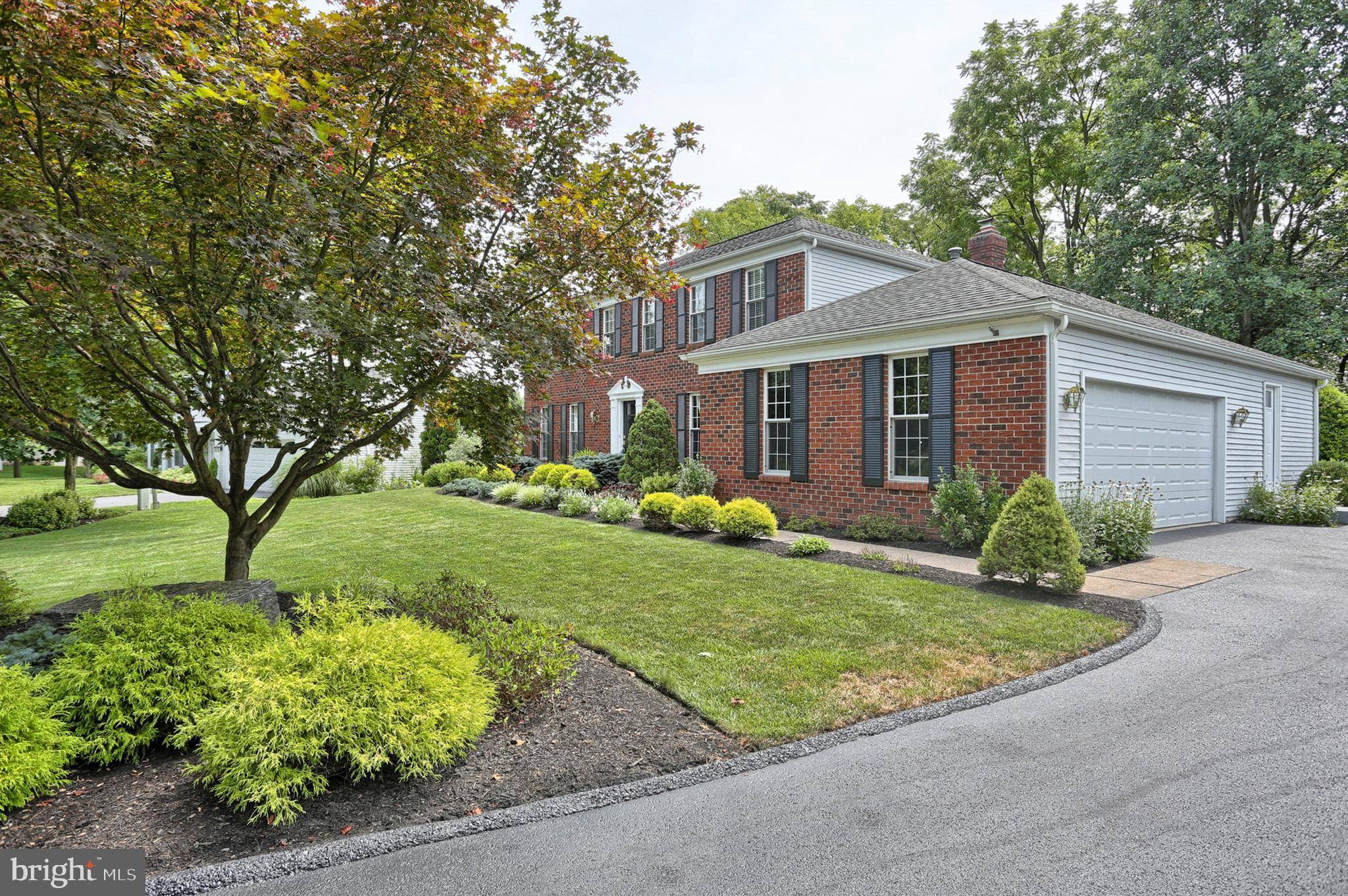 Hershey, PA 17033,921 CARRIAGE HOUSE CT